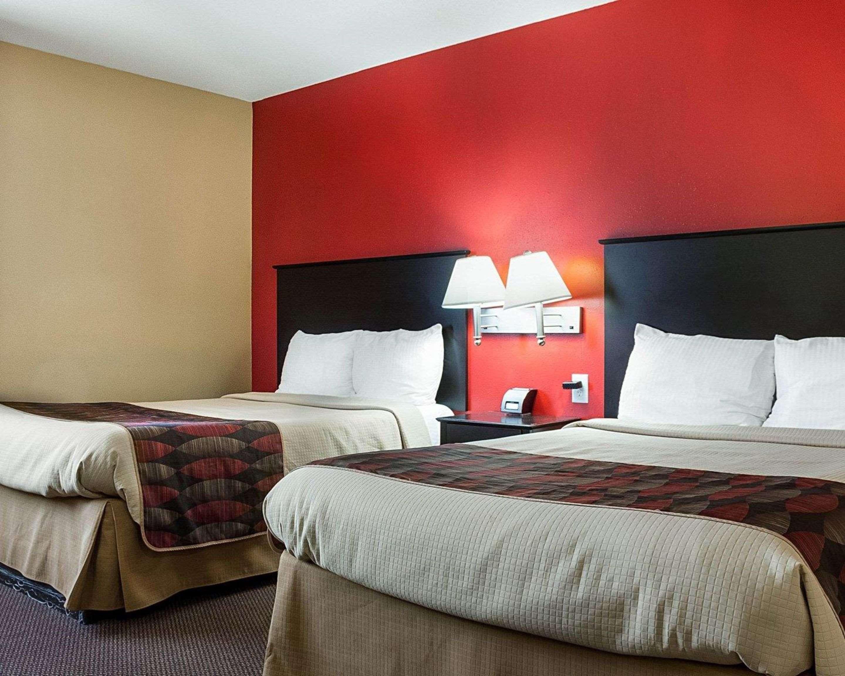 Econo Lodge Jamestown Buitenkant foto