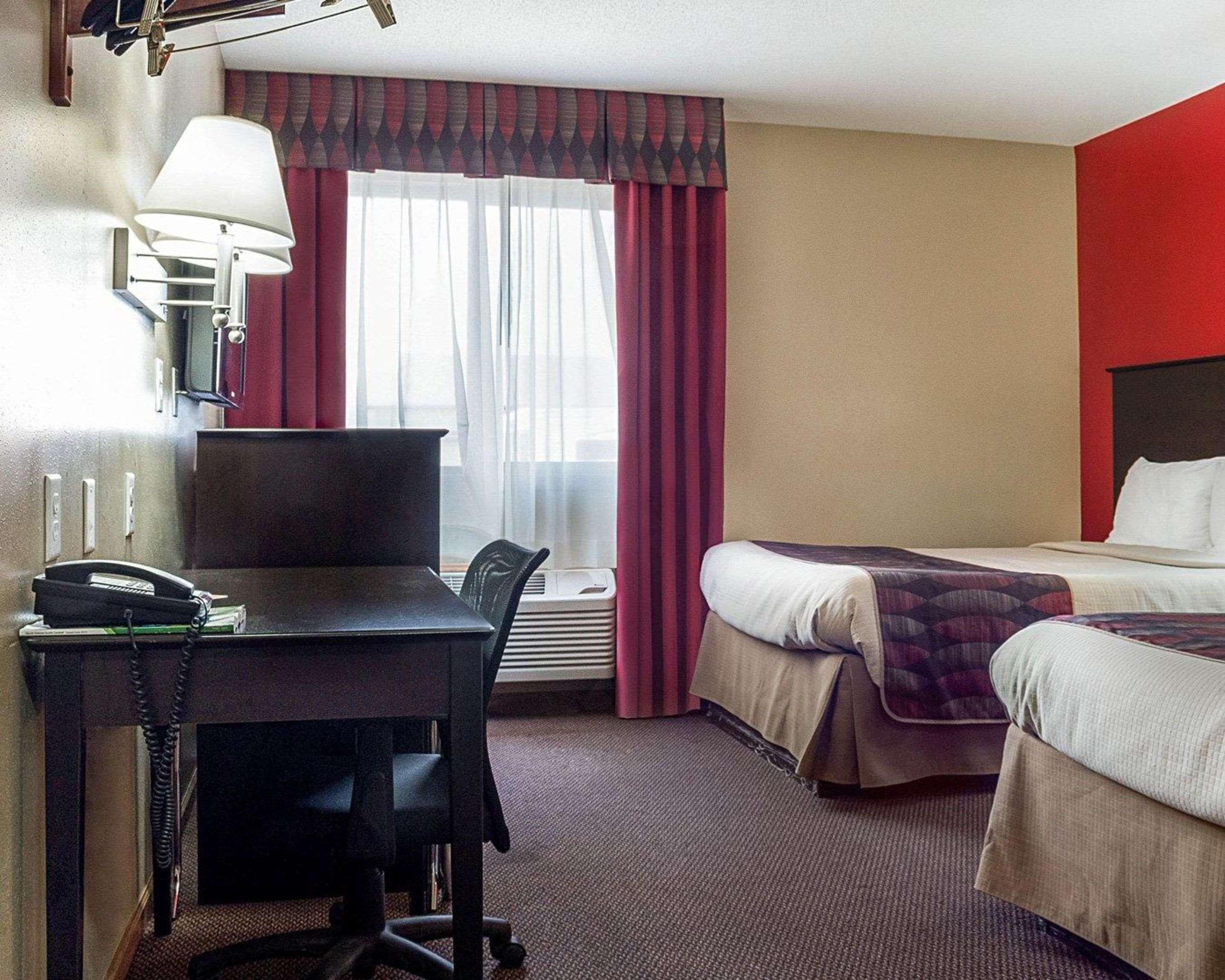 Econo Lodge Jamestown Buitenkant foto