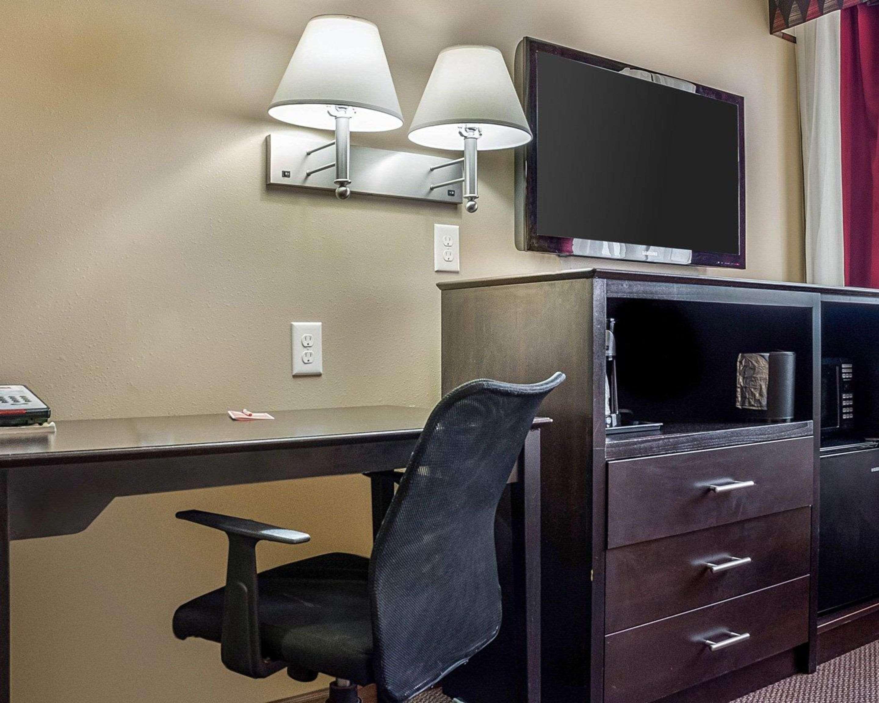 Econo Lodge Jamestown Buitenkant foto