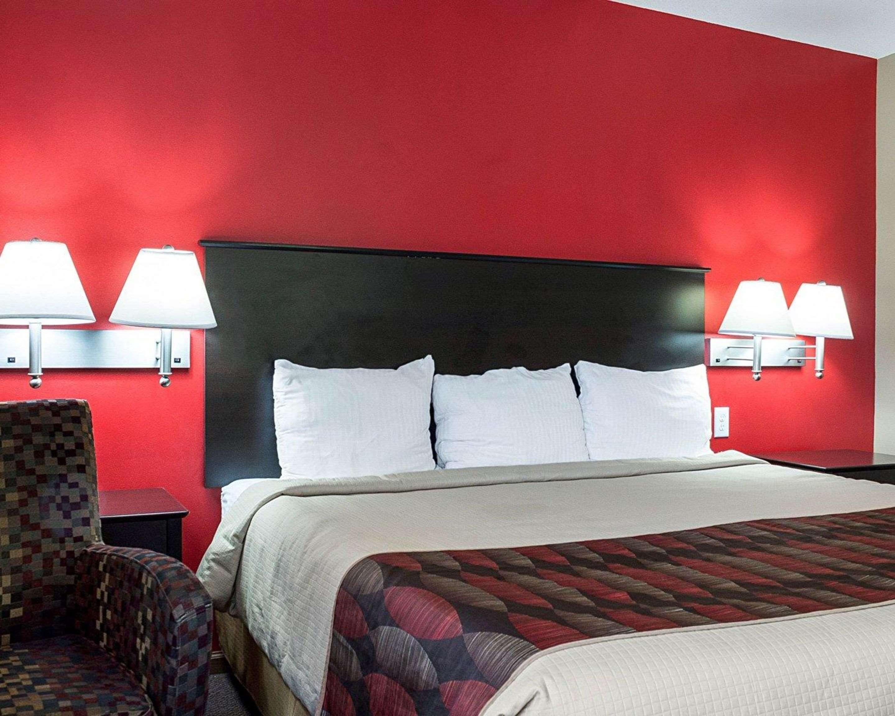 Econo Lodge Jamestown Buitenkant foto