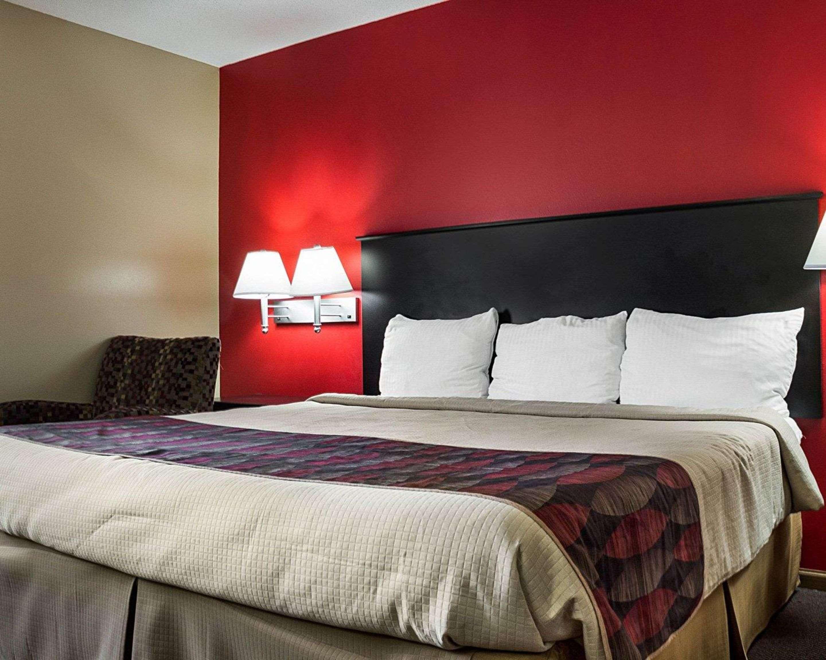Econo Lodge Jamestown Buitenkant foto