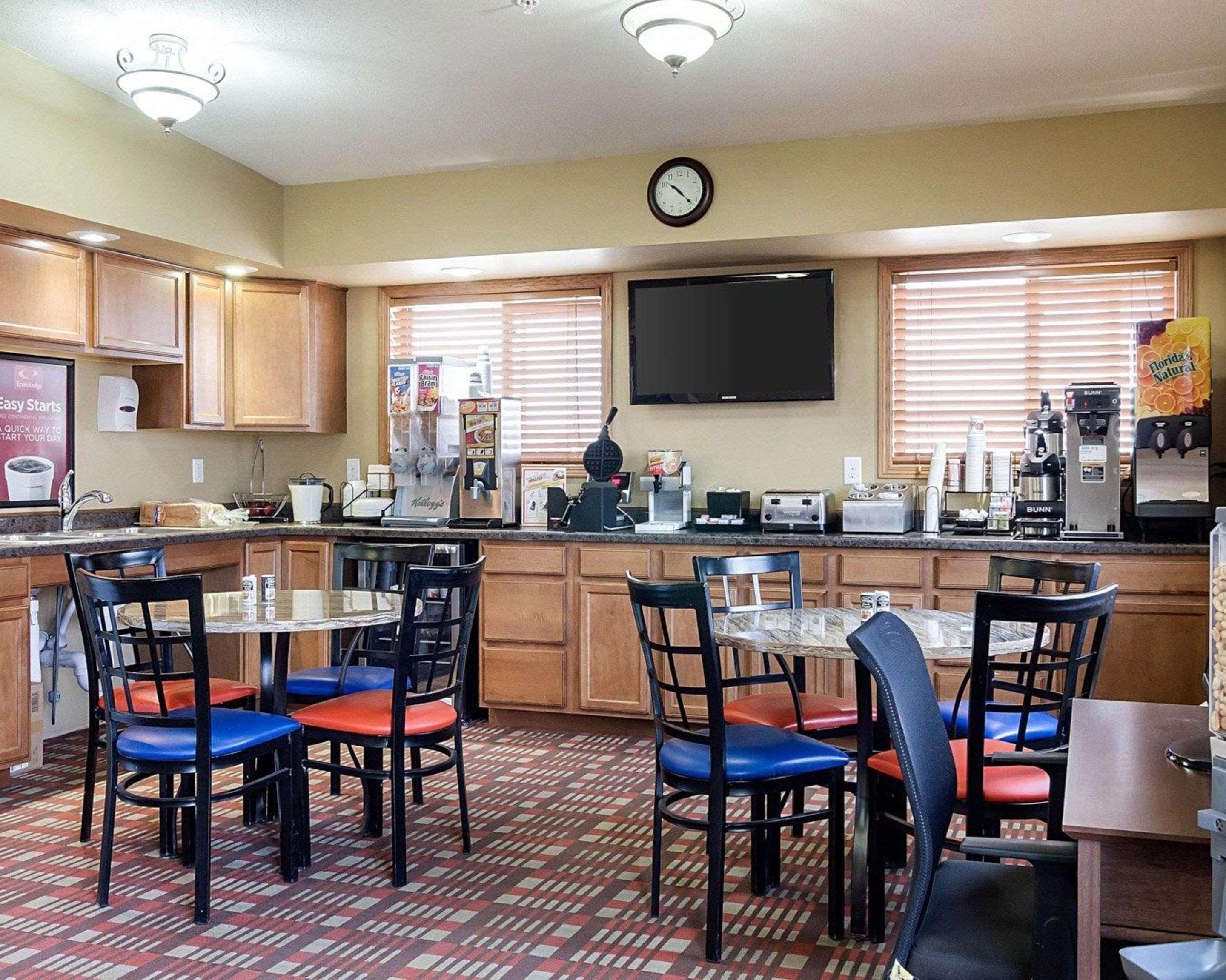Econo Lodge Jamestown Buitenkant foto