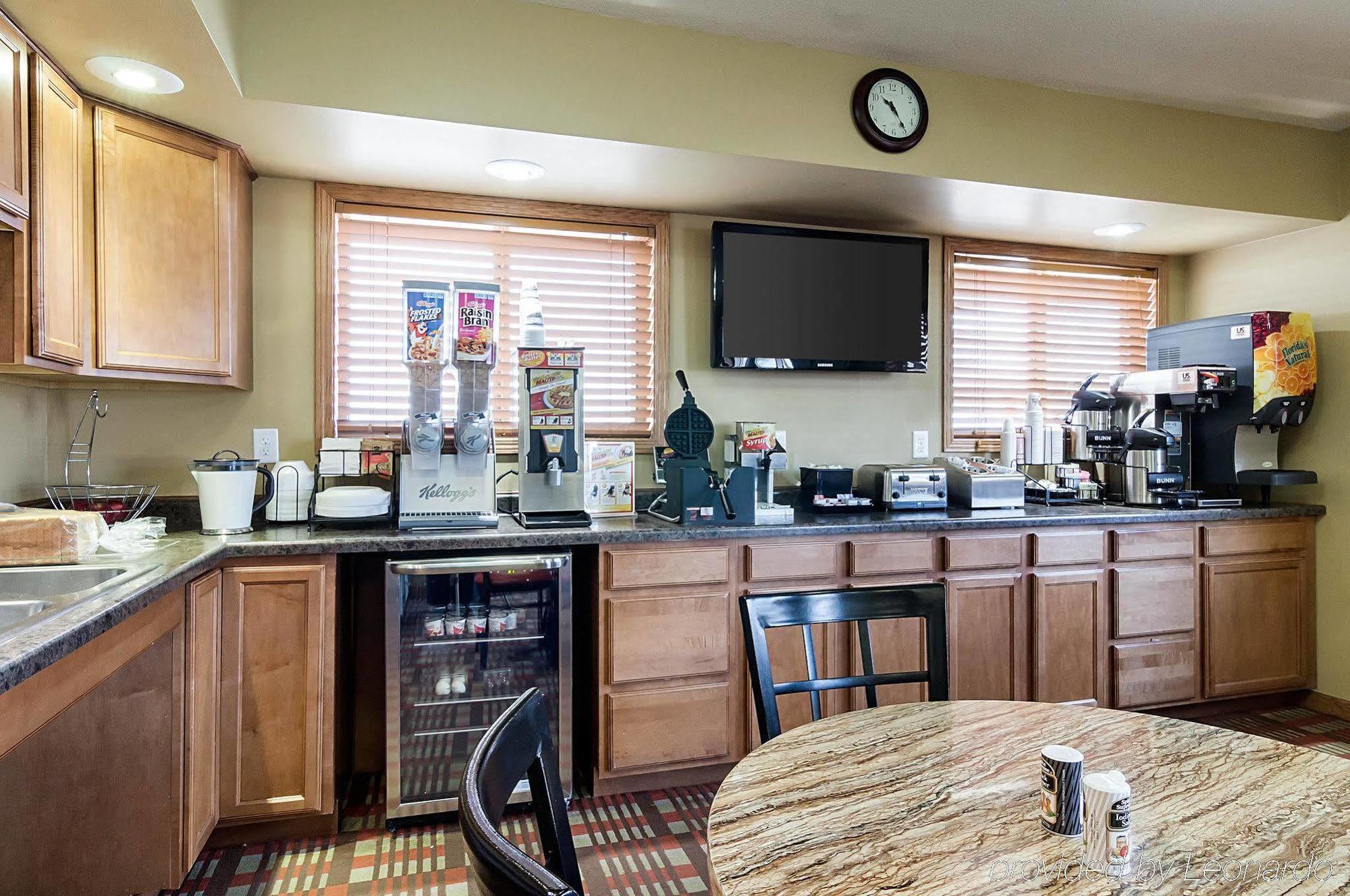Econo Lodge Jamestown Buitenkant foto