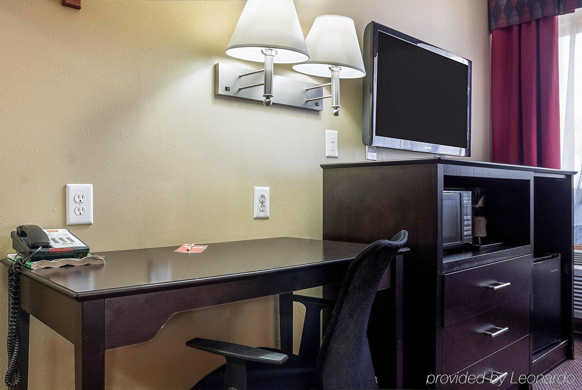 Econo Lodge Jamestown Buitenkant foto