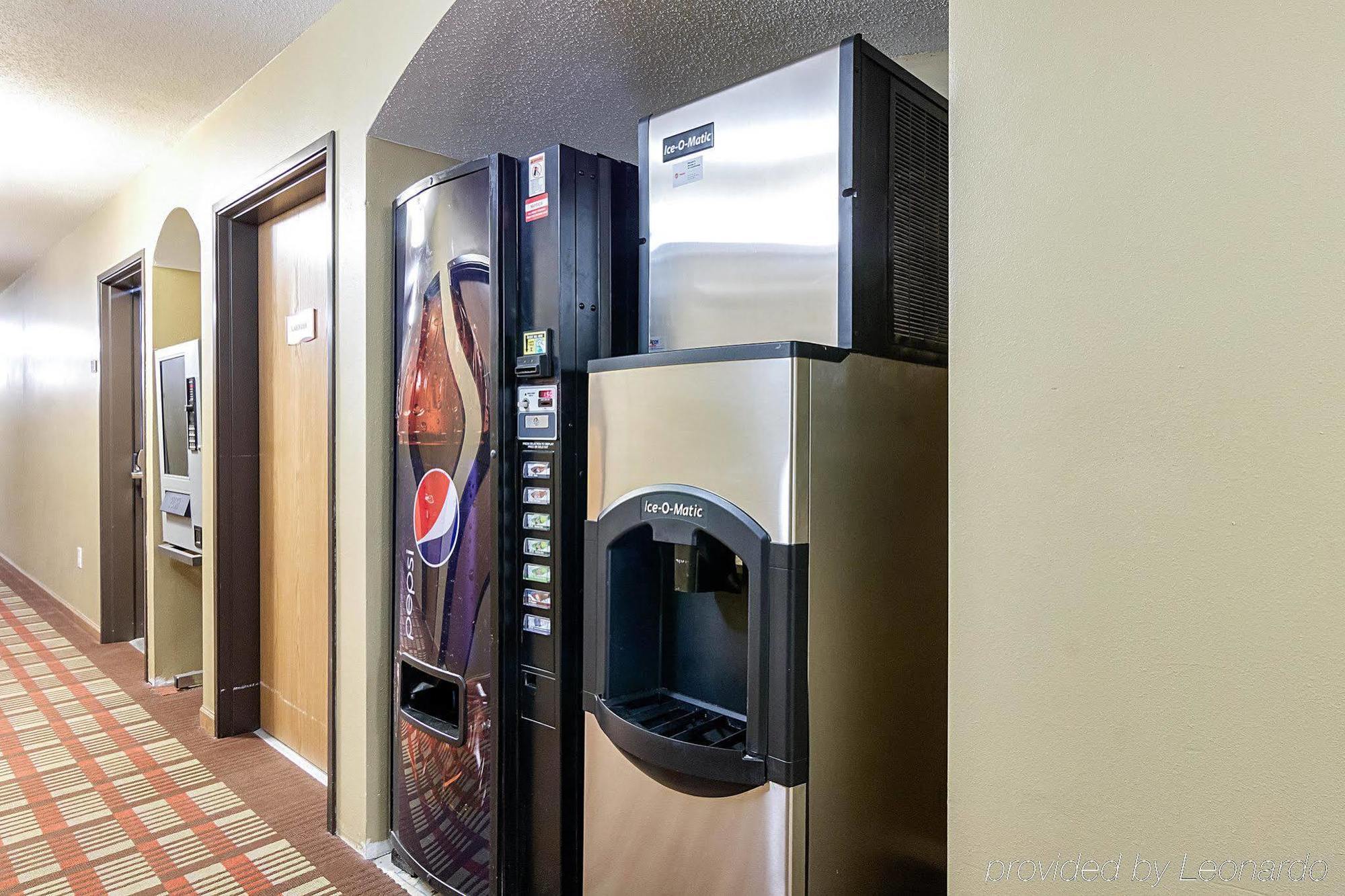 Econo Lodge Jamestown Buitenkant foto